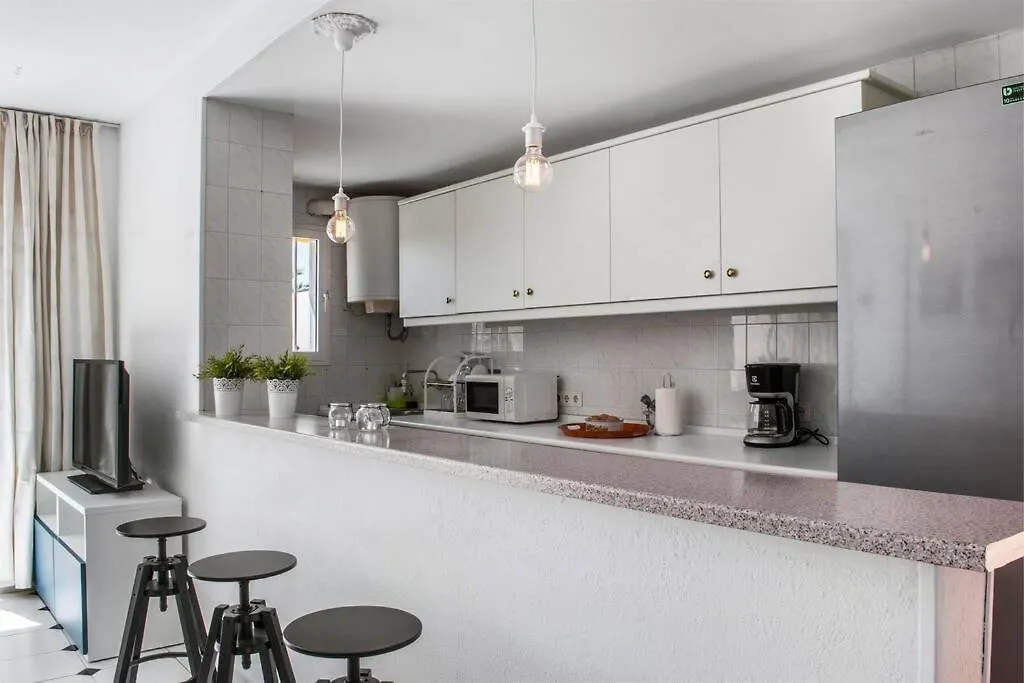 Beachfront Location In Benalmadena By Costarentals - Ref 70