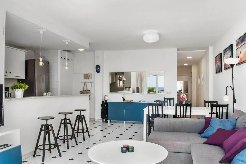 Apartment Beachfront Location In Benalmadena By Costarentals - Ref 70